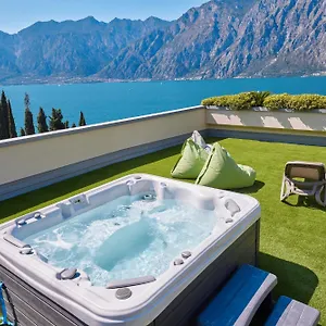Wind 3*, Malcesine Italien